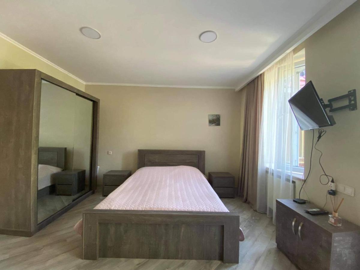 Nikani1 Bordzjomi Buitenkant foto